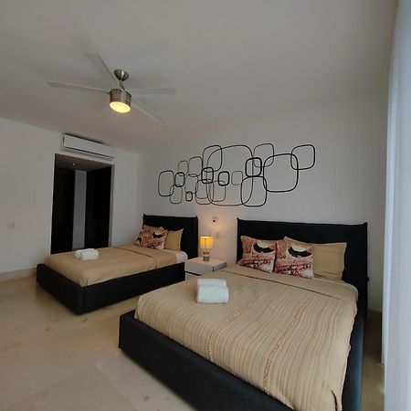 Luxurious & Central Condo In Playa Steps From The Beach Плайя-дель-Кармен Екстер'єр фото