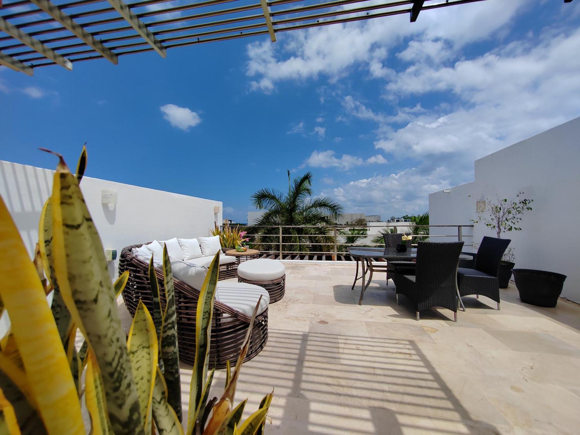 Luxurious & Central Condo In Playa Steps From The Beach Плайя-дель-Кармен Екстер'єр фото