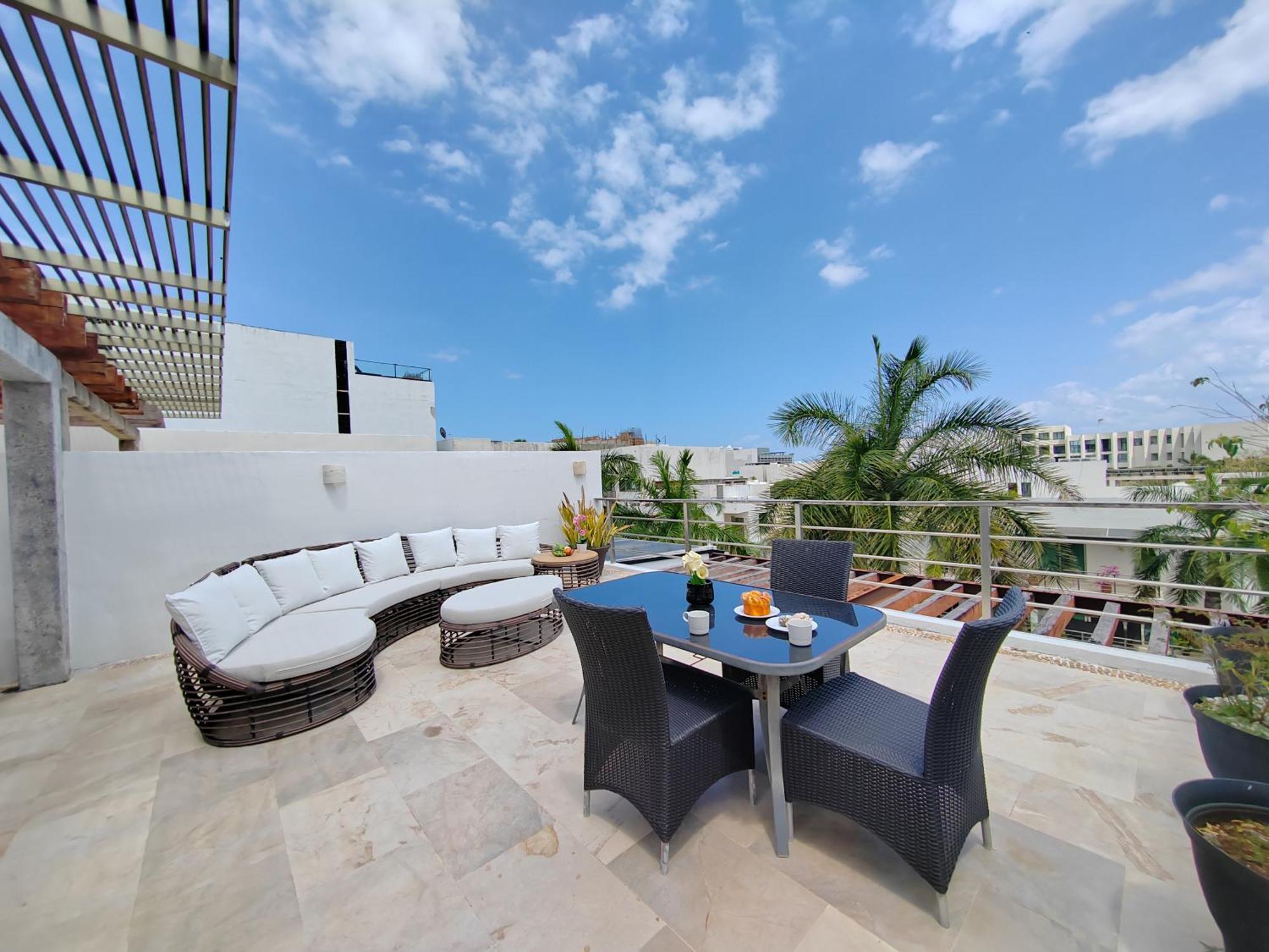 Luxurious & Central Condo In Playa Steps From The Beach Плайя-дель-Кармен Екстер'єр фото